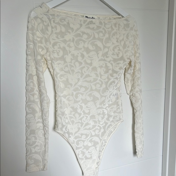 Rouje Bodysuit Cream Textured Floral Fabric - Picture 3 of 4